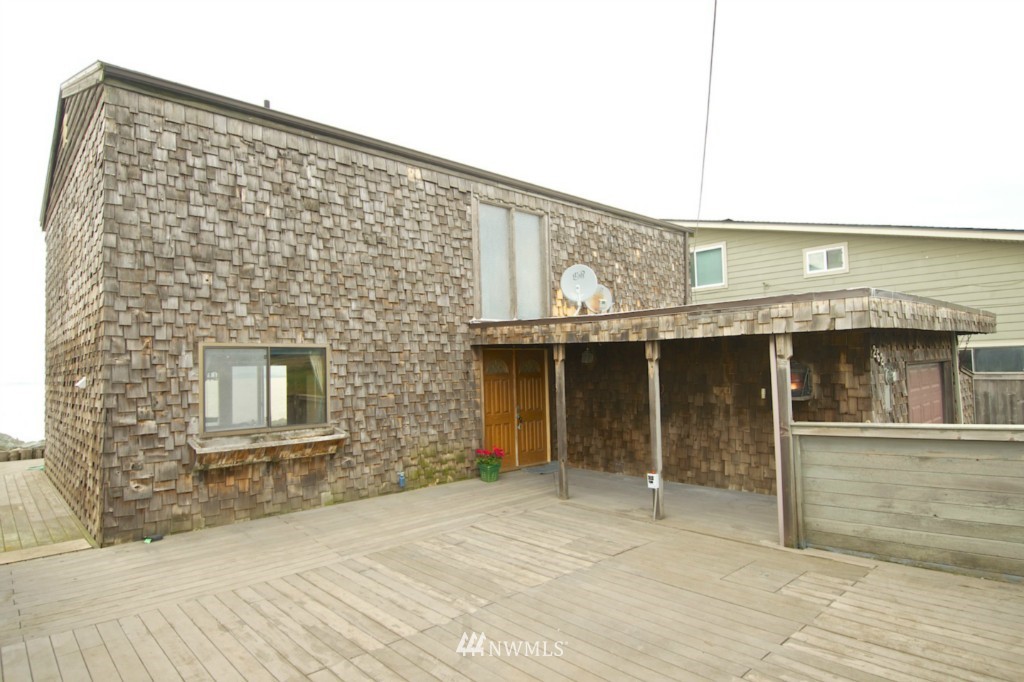 2621 West Beach Road Oak Harbor, WA 98277 - Photo 6 of 22 Gallery Image 6