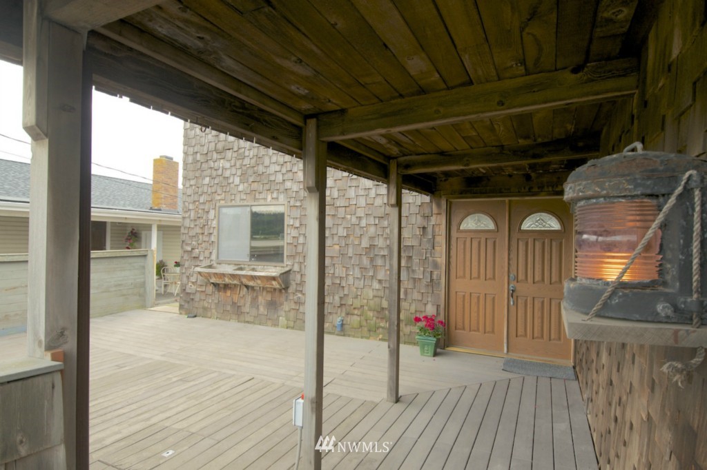 2621 West Beach Road Oak Harbor, WA 98277 - Photo 8 of 22 Gallery Image 8