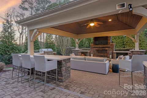 $1,300,000 | 18502 Clavemorr Castle Court, Charlotte, NC 28277