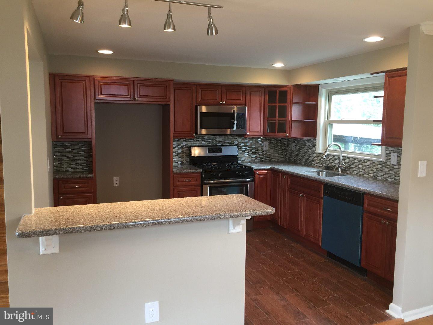 1558 Deer Run Road Warminster, PA 18974 - Photo 7 of 25 Gallery Image 7
