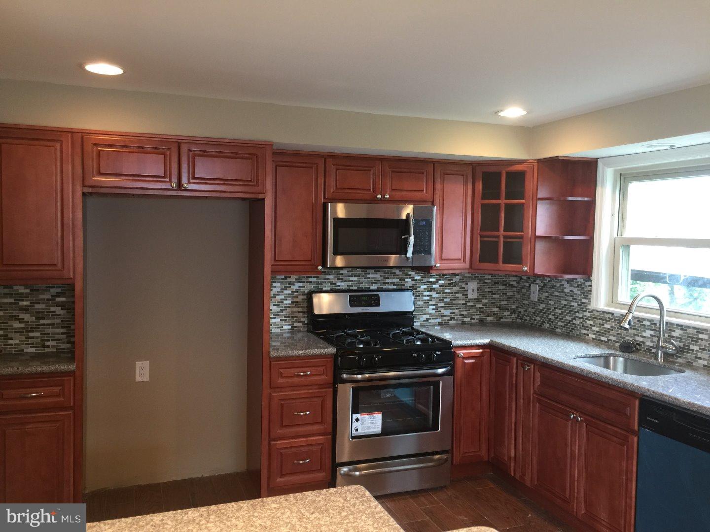 1558 Deer Run Road Warminster, PA 18974 - Photo 9 of 25 Gallery Image 9
