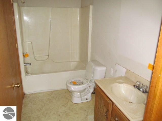 710 North Haze Road Beulah, MI 49617 - Photo 15 of 22 1733819-14.JPG
