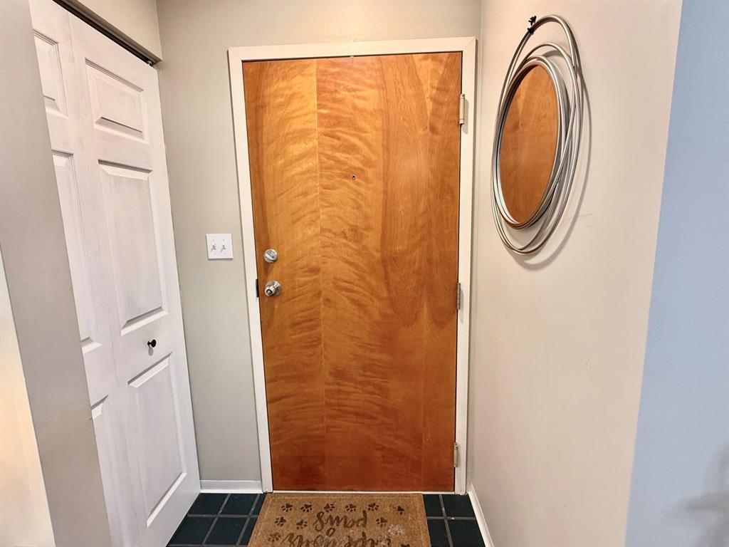 1813 Kenzie Road Pittsburgh, PA 15205 - Photo 3 of 32