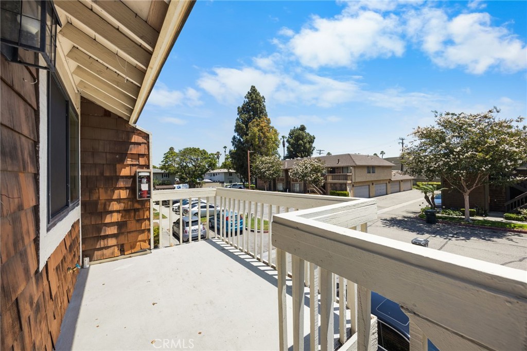 931 South Sutter Creek Road Anaheim, CA 92804 - Photo 4 of 36