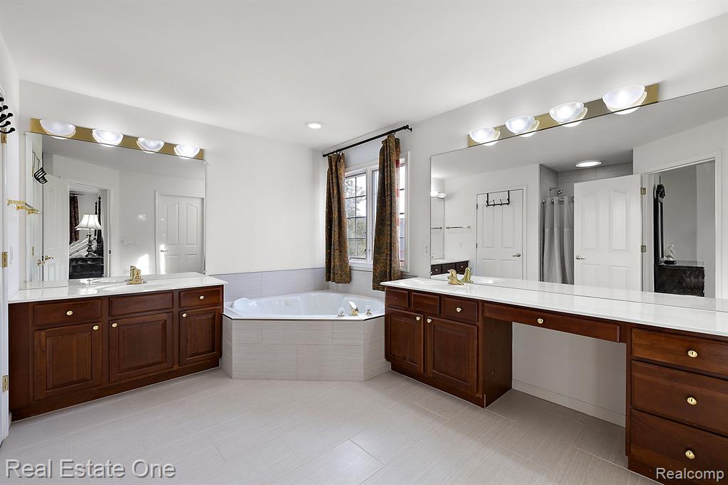 584 Bedlington Drive Rochester Hills, MI 48307 - Photo 25 of 34