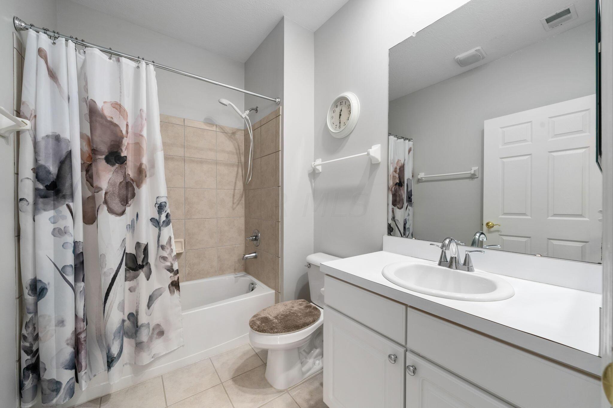 2245 Riverside Drive, Unit 203 Columbus, OH 43221 - Photo 17 of 35 Guest Bath