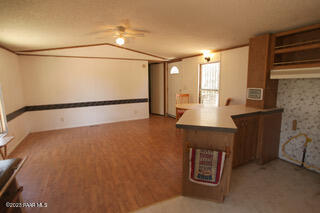 47850 North Happy Ranch Road Seligman, AZ 86337 - Photo 5 of 44 001