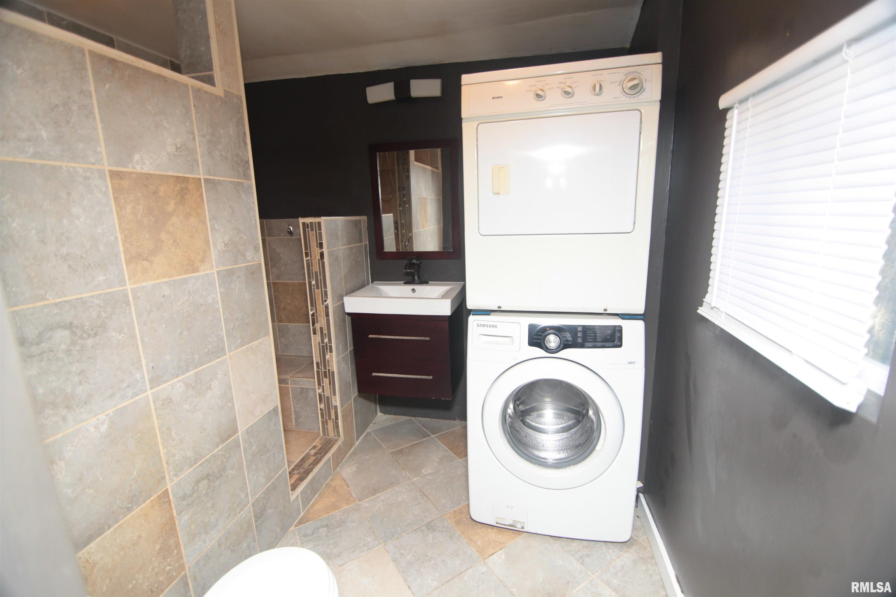 540 46th Street Rock Island, IL 61201 - Photo 12 of 29