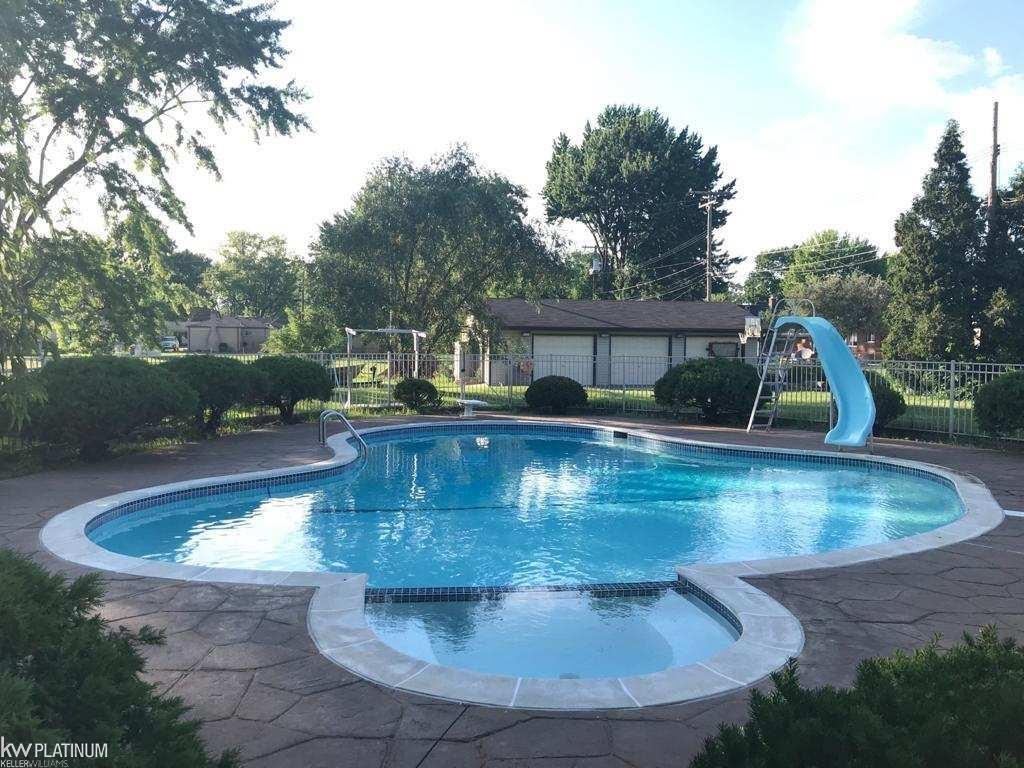 11161 Erdmann Road Sterling Heights, MI 48314 - Photo 5 of 44 50101416-4.JPG