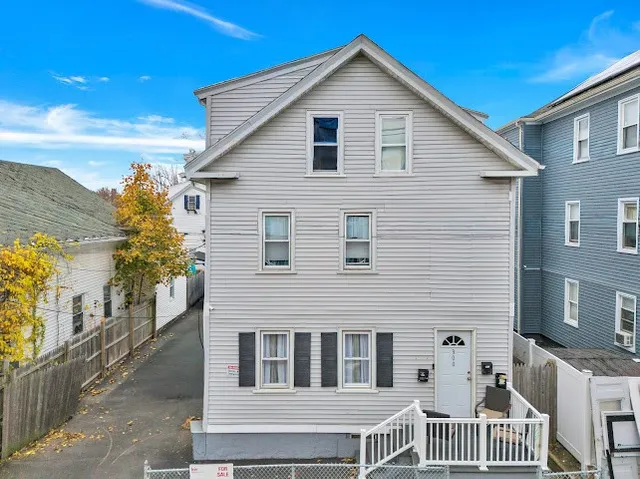 $600,000 | 300 Admiral Street, Providence, RI 02908
