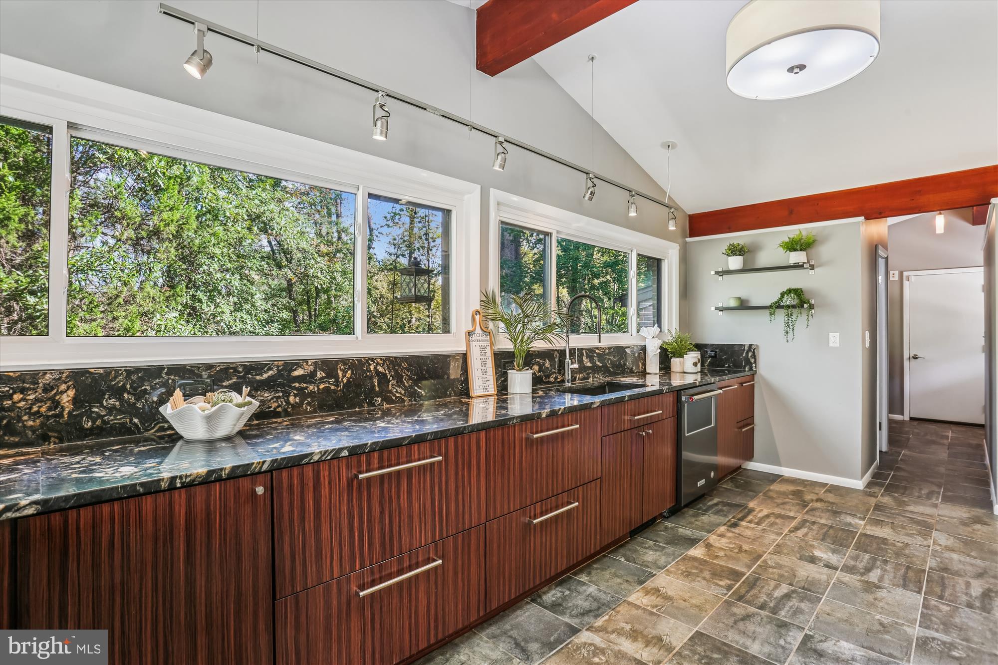16400 Black Rock Road Darnestown, MD 20874 - Photo 18 of 66 Designer kitchen with Brazilian granite countertop