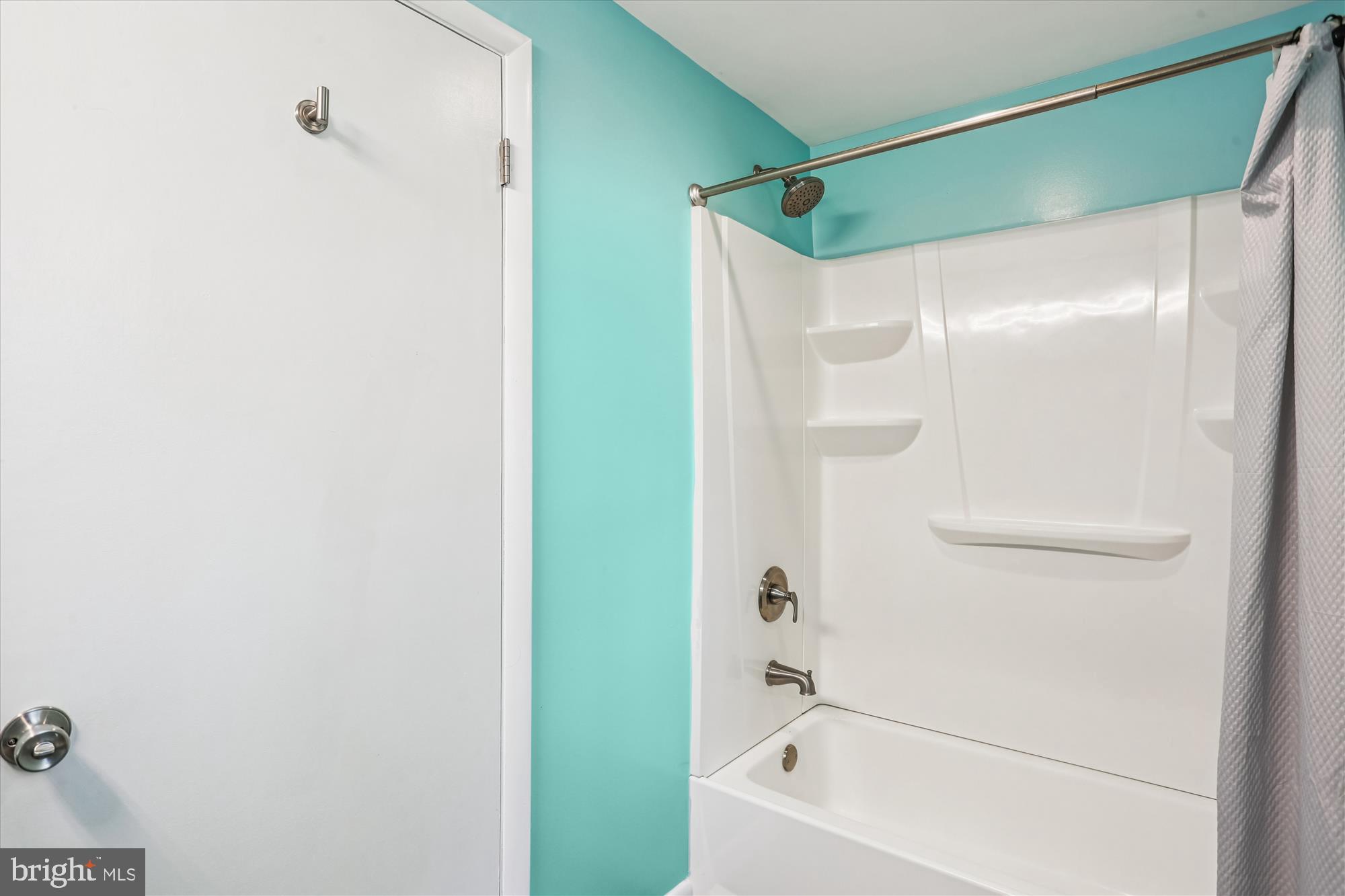 16400 Black Rock Road Darnestown, MD 20874 - Photo 44 of 66 Third full bath with tub/shower