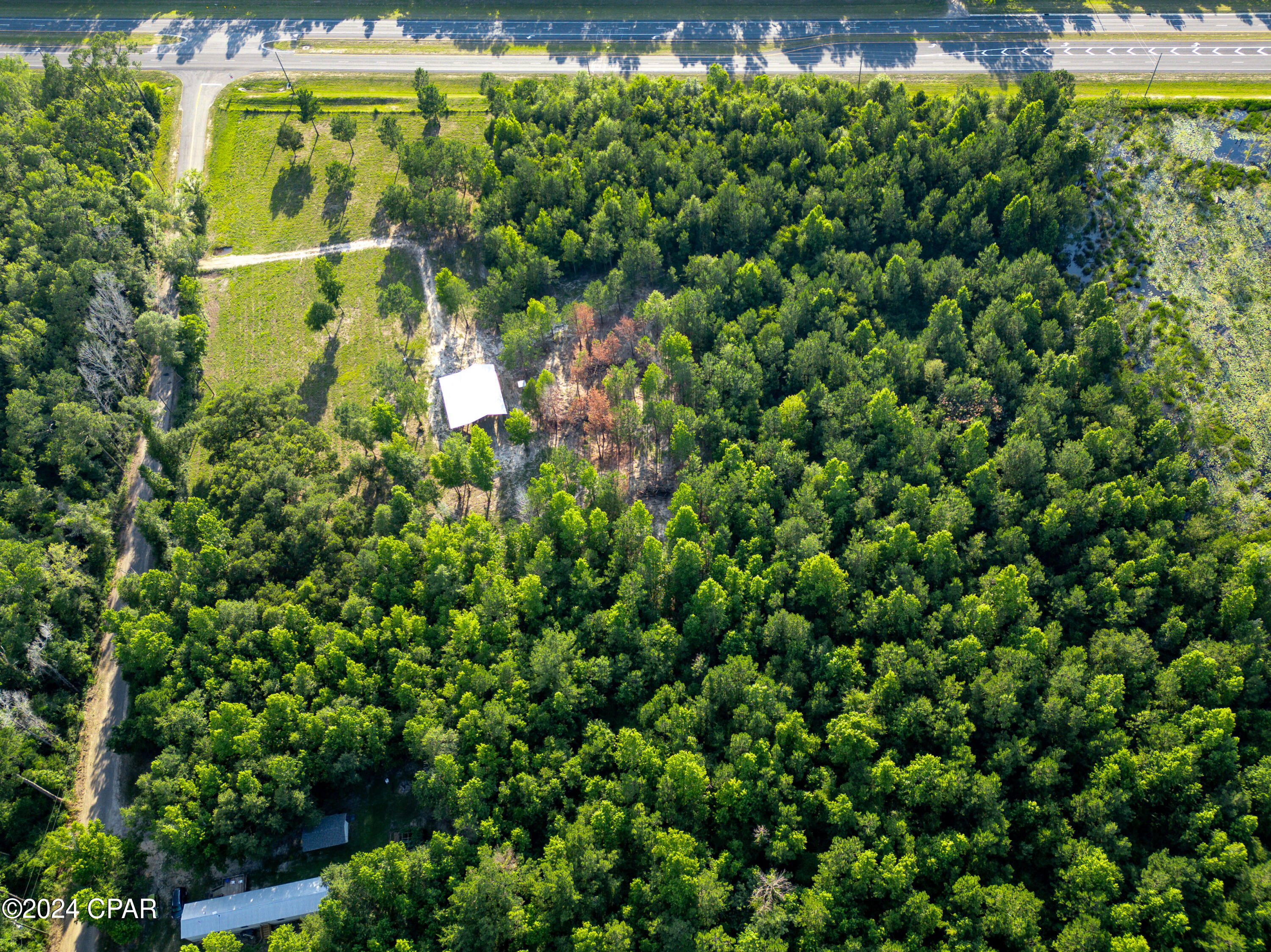 1596 Lonnie Road Chipley, FL 32428 - Photo 2 of 11 Gallery Image 2