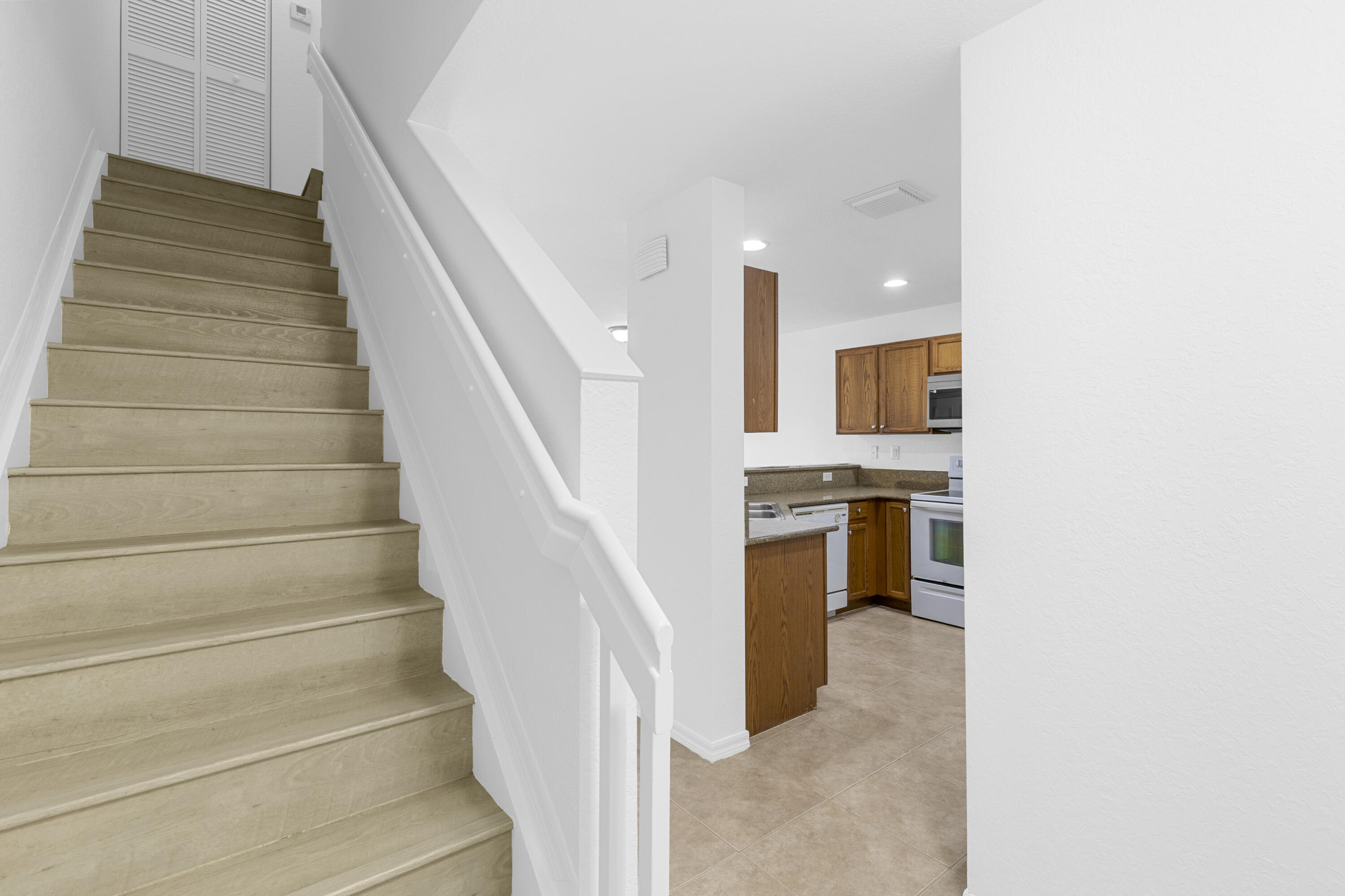9107 Chambers Street, Unit 9107 Tamarac, FL 33321 - Photo 16 of 30 a view of entryway and hall