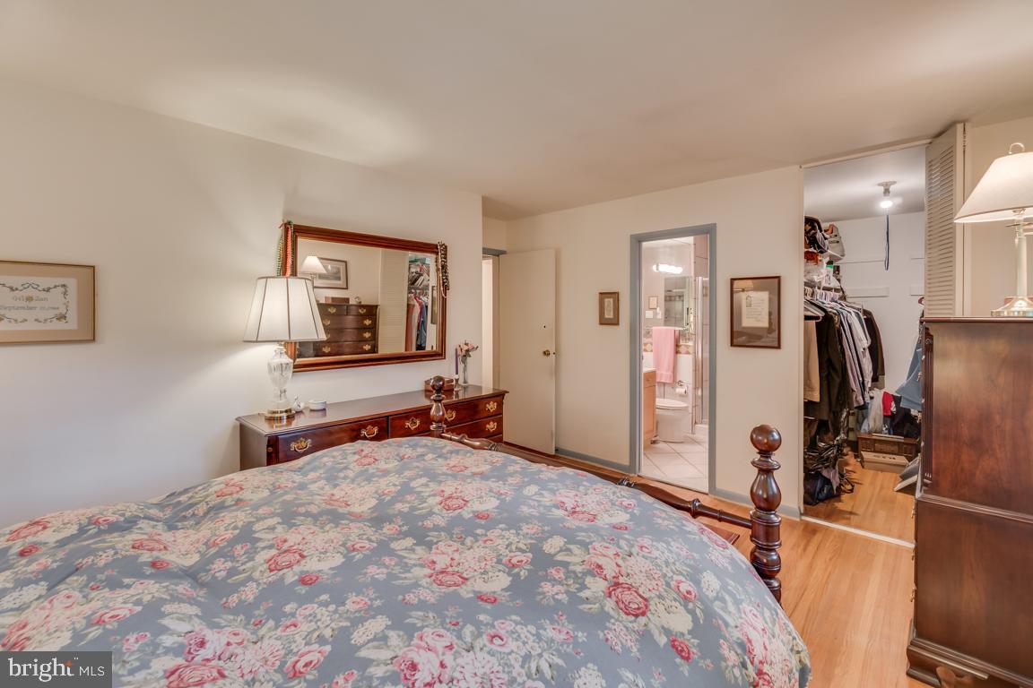 5511 Ravenel Lane Springfield, VA 22151 - Photo 12 of 18 BR#1 has large walk-in closet and en suite