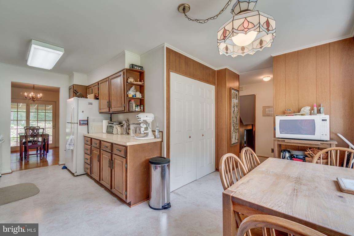 5511 Ravenel Lane Springfield, VA 22151 - Photo 7 of 18 Massive pantry + eating space = efficient kitchen