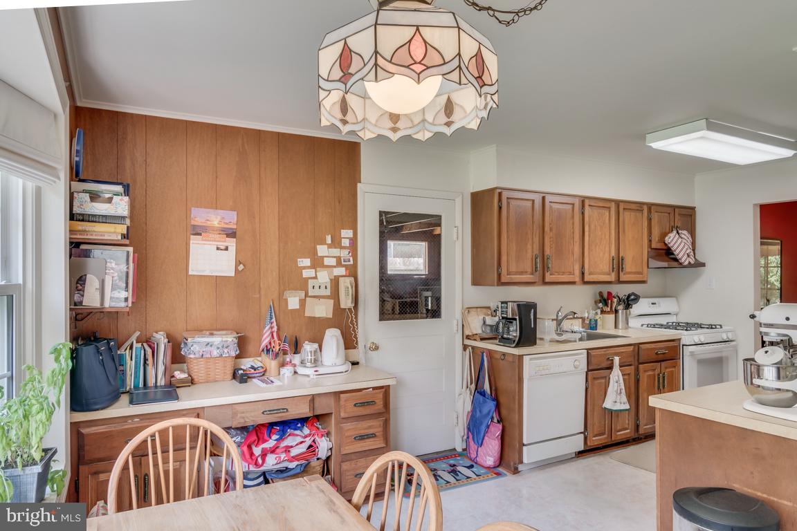 5511 Ravenel Lane Springfield, VA 22151 - Photo 8 of 18 Gallery Image 8