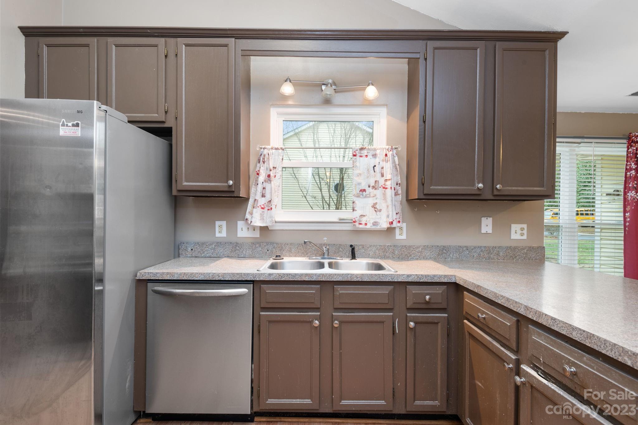 1609 Running Brook Road Charlotte, NC 28214 - Photo 10 of 25 Gallery Image 10