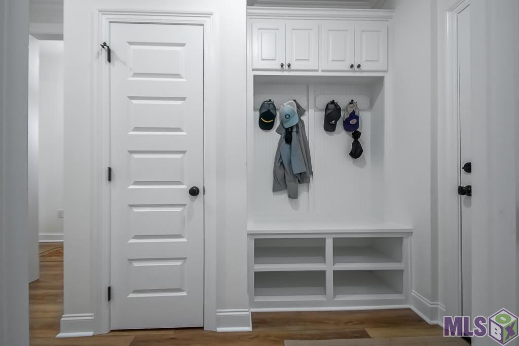 5166 Black River Road Darrow, LA 70725 - Photo 17 of 23 mud room