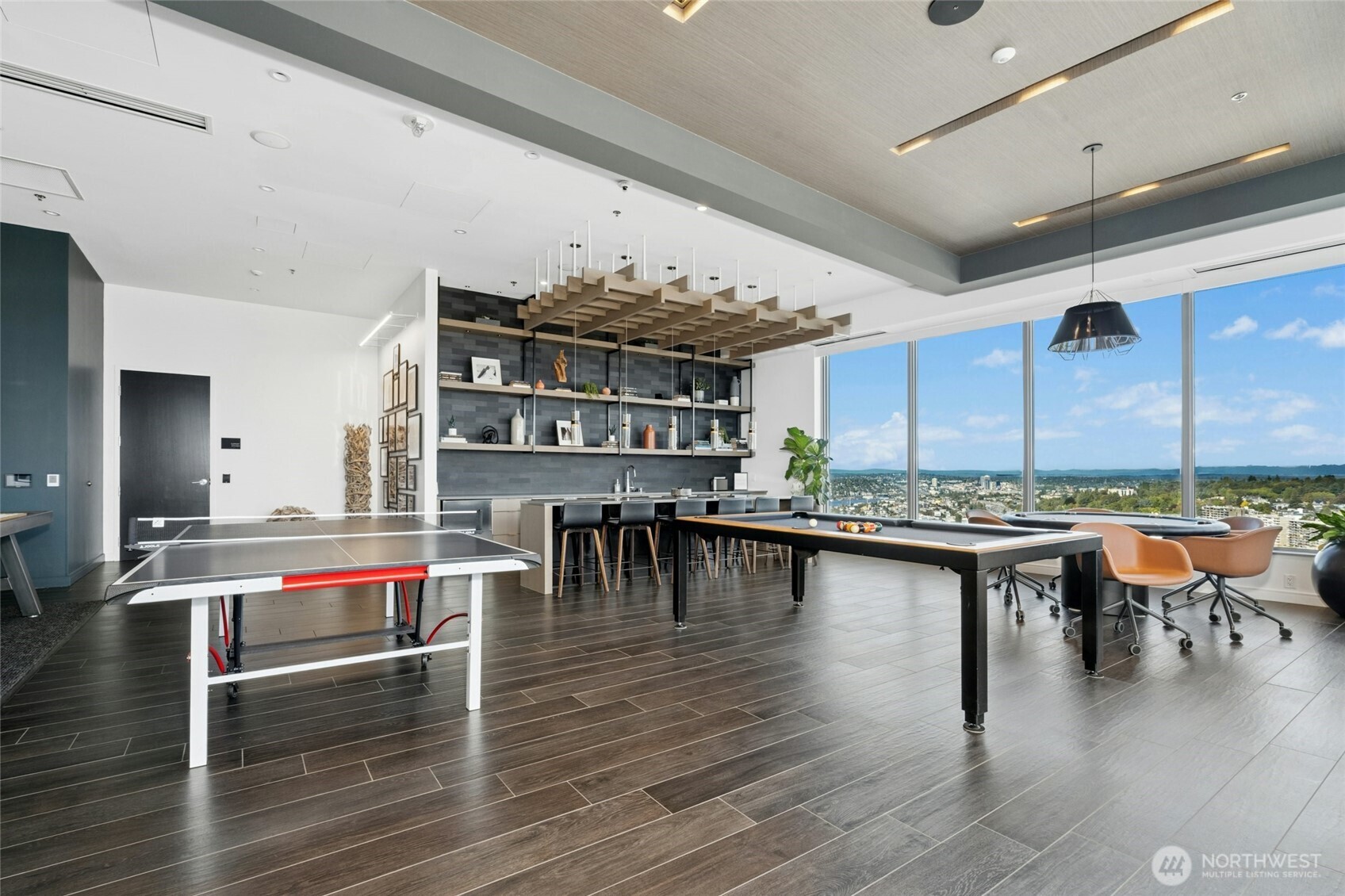 1808 Minor Avenue, Unit 3213 Seattle, WA 98101 - Photo 30 of 40 a kitchen with lots of counter top space and appliances