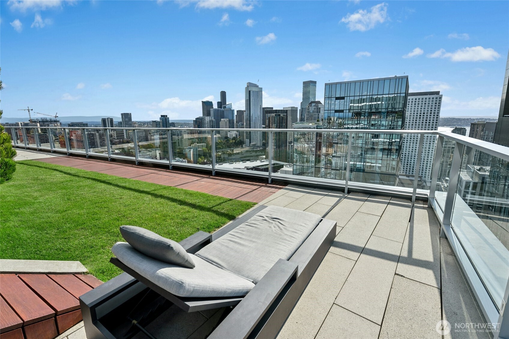 1808 Minor Avenue, Unit 3213 Seattle, WA 98101 - Photo 36 of 40 a view of a chairs and table on the terrace