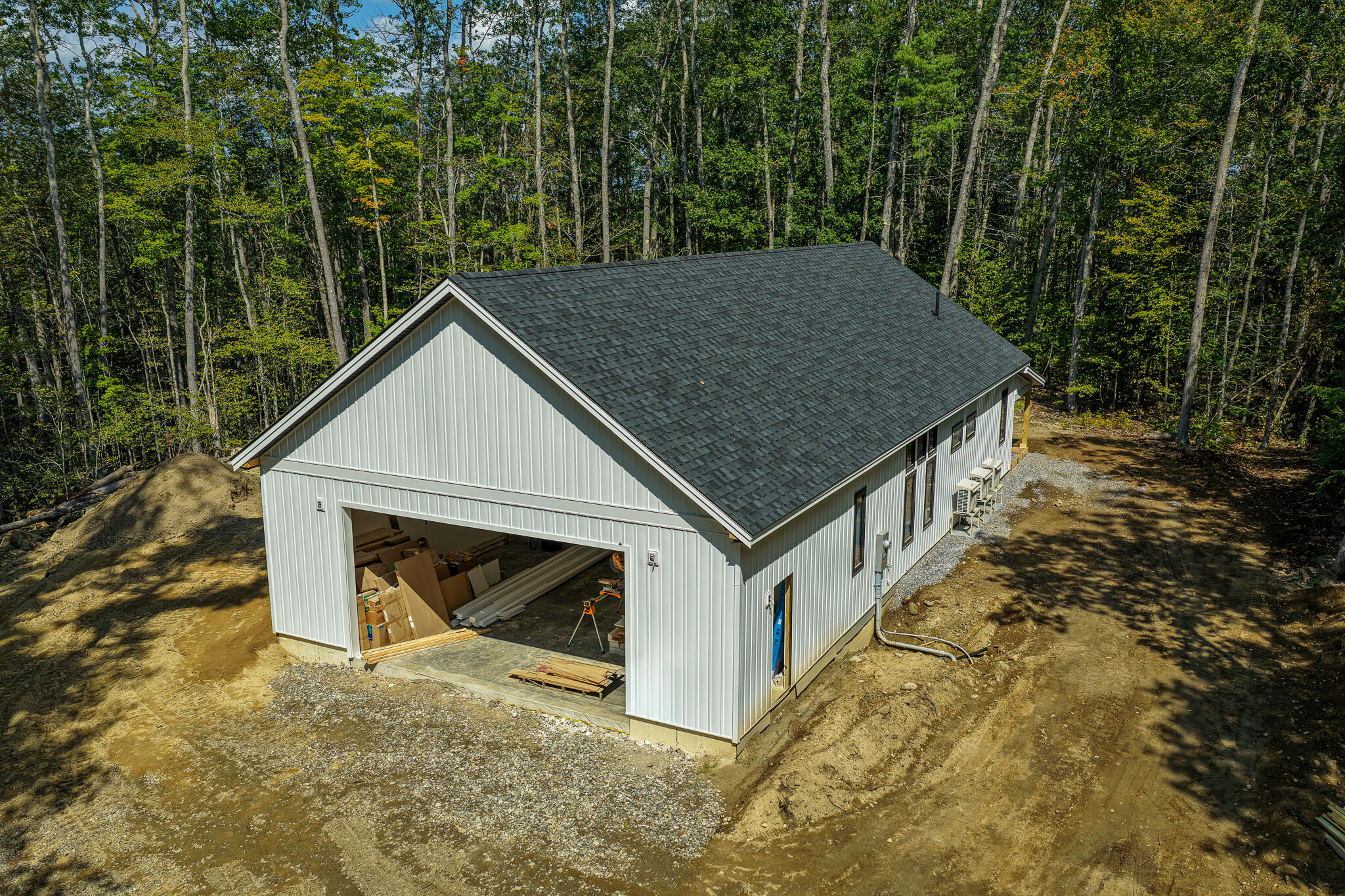 Spacious garage