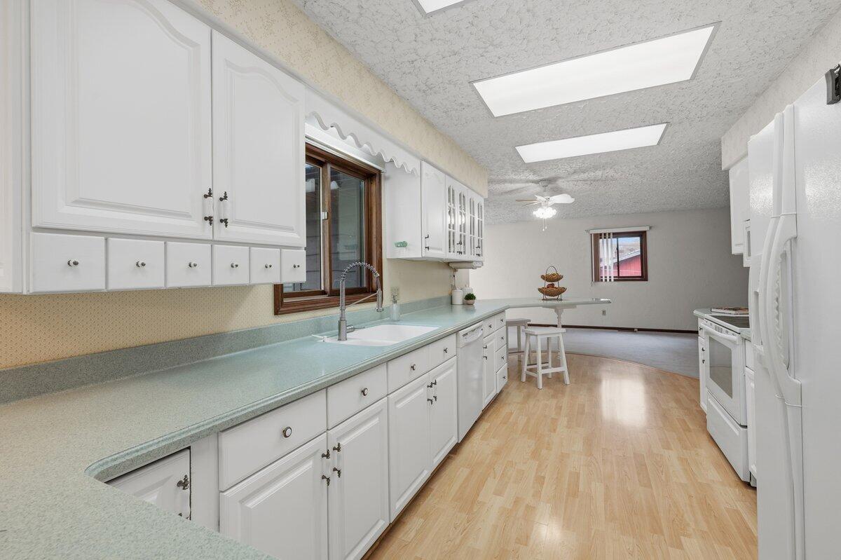 2552 Ridgewood Trail Berrien Springs, MI 49103 - Photo 10 of 39 87_print