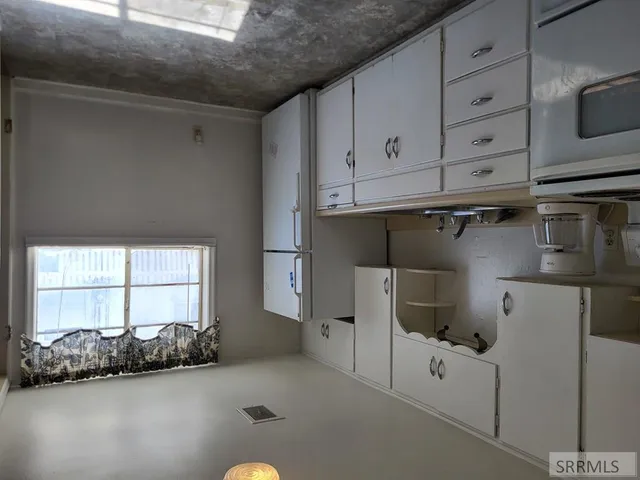 $398,900 | 155 South 4th W Street, Preston, ID 83263