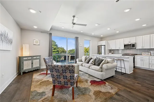 $325,000 | 900 Bartholomew Street, Unit 415, New Orleans, LA 70117