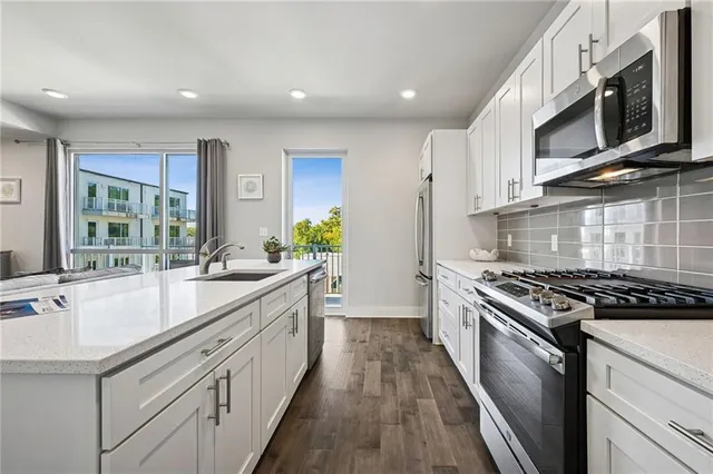 $325,000 | 900 Bartholomew Street, Unit 415, New Orleans, LA 70117