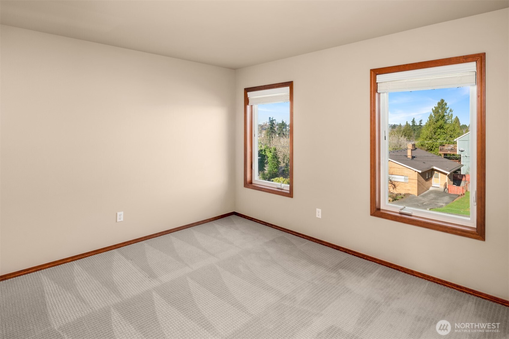 4705 South Oregon Street Seattle, WA 98118 - Photo 22 of 32