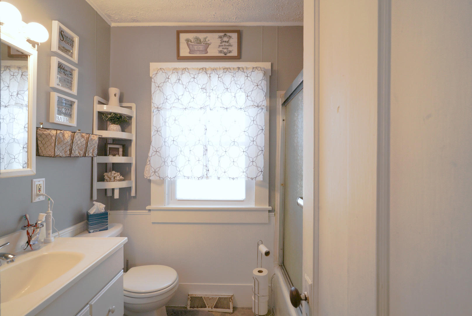45 Myrtle Street Biddeford, ME 04005 - Photo 6 of 34 Bathroom unit 2