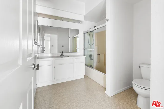 $3,500 | 12621 Washington Place, Unit 305, Los Angeles, CA 90066