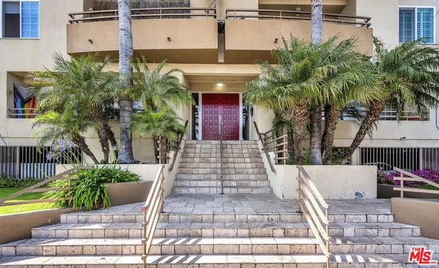 $3,500 | 12621 Washington Place, Unit 305, Los Angeles, CA 90066