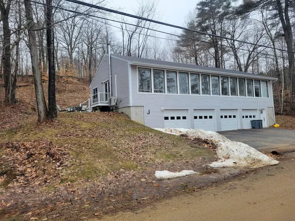 $575,000 | 61 Crescent Drive, Barnstead, NH 03225