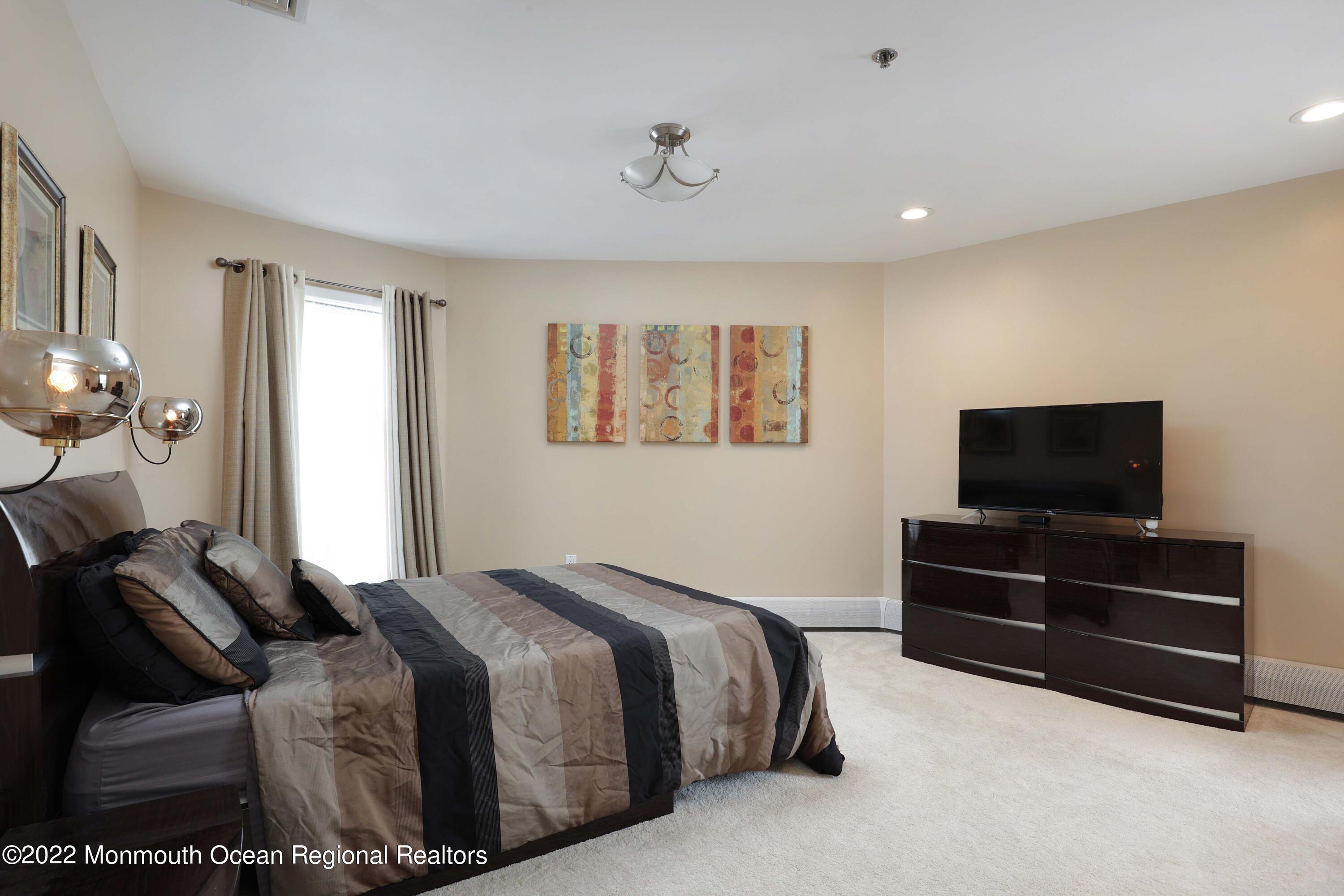 68 C West Front Street Red Bank, NJ 07701 - Photo 16 of 41 758A0697