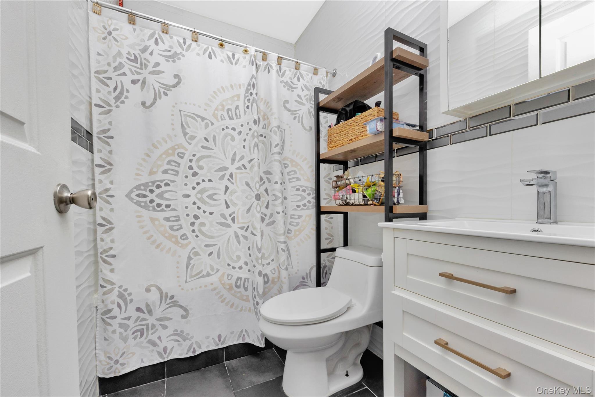 164-15 104th Road Queens, NY 11433 - Photo 14 of 22