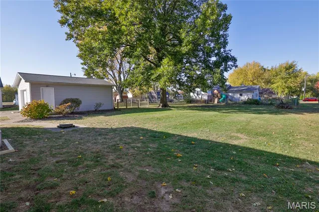 $95,000 | 509 Locust Street, Hillsboro, IL 62049