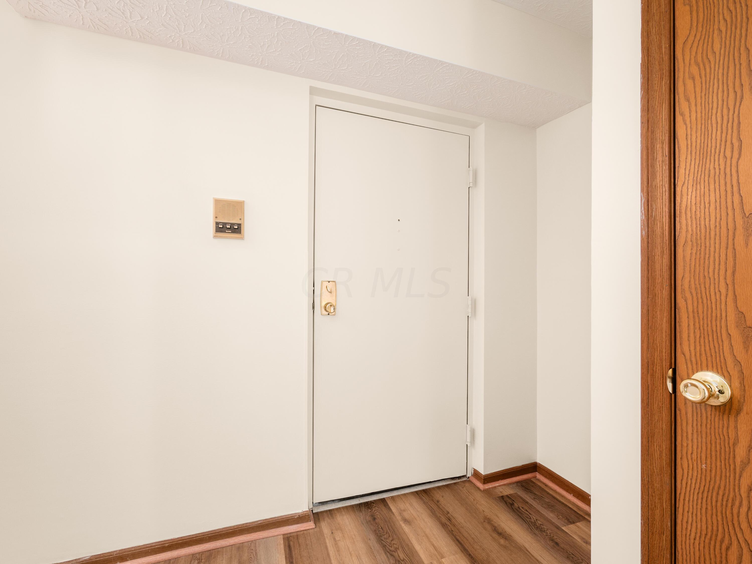 4117 Karl Road, Unit 106 Columbus, OH 43224 - Photo 2 of 18 N_4117_Karl_Rd_001