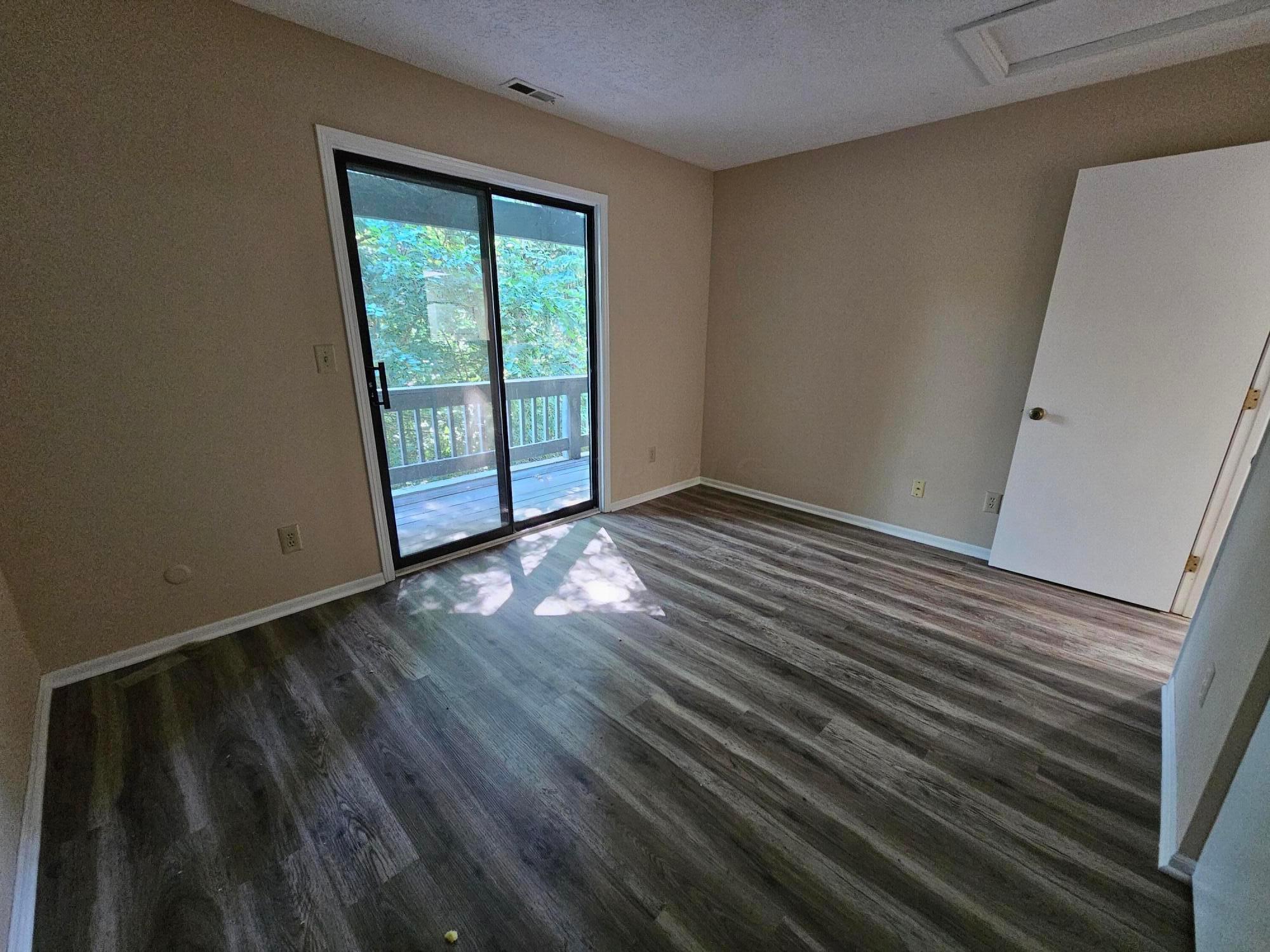5334 Darlington Road, Unit E Columbus, OH 43220 - Photo 18 of 22 20240814_111018