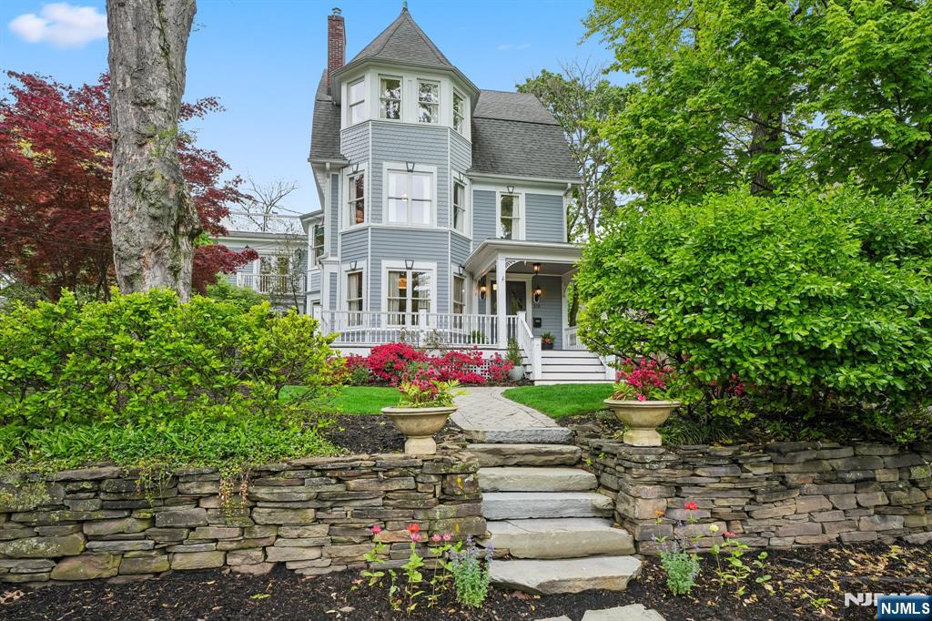 378 Park Street Montclair, NJ 07043 - Photo 2 of 48