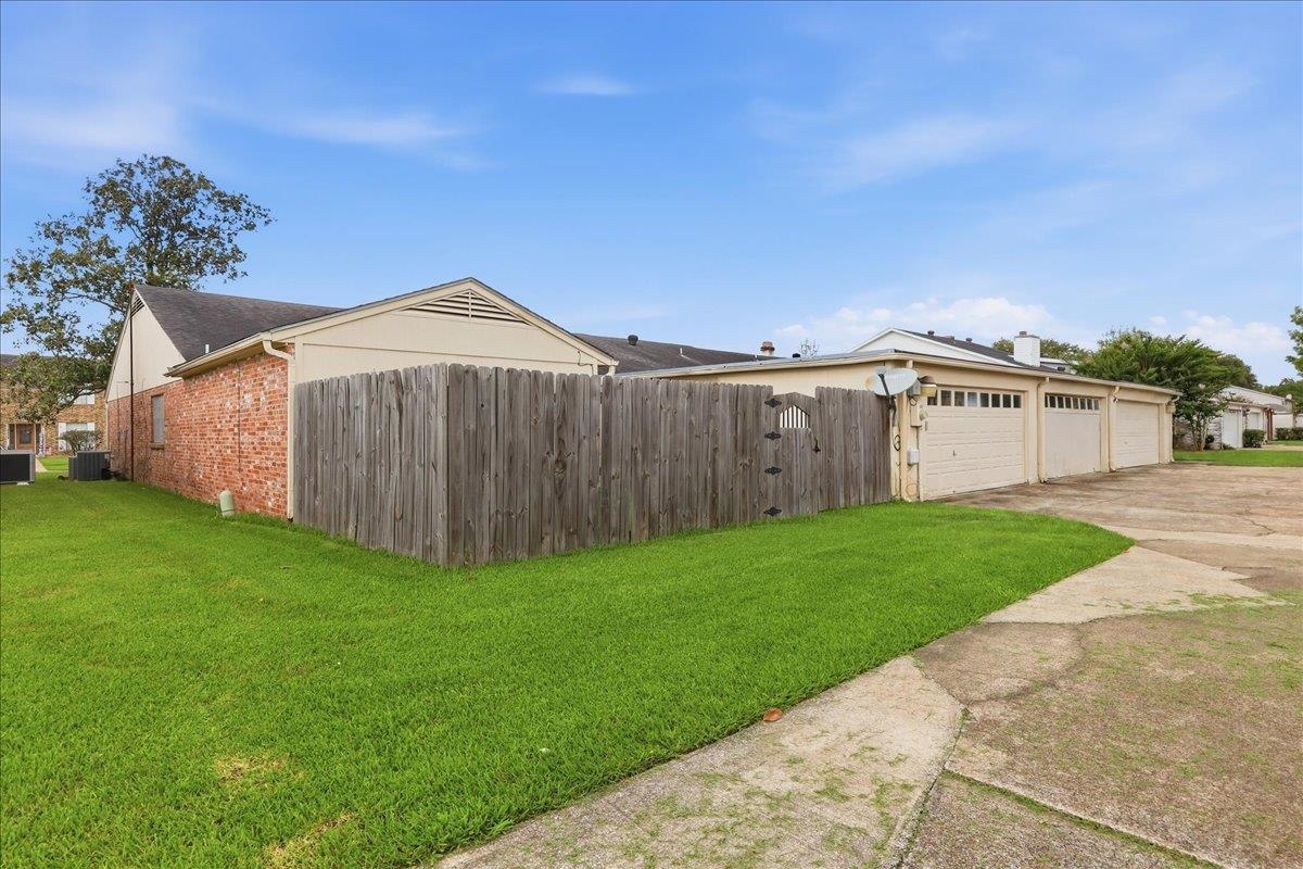 455 Georgetown Street Beaumont, TX 77707 - Photo 34 of 38
