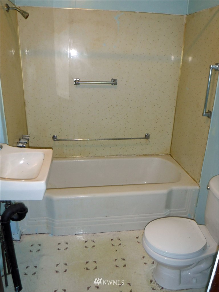 1071 Highway 101 Cosmopolis, WA 98537 - Photo 14 of 27 Gallery Image 14