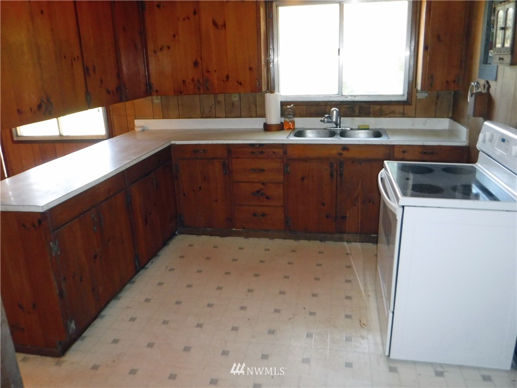 1071 Highway 101 Cosmopolis, WA 98537 - Photo 3 of 27 Gallery Image 3