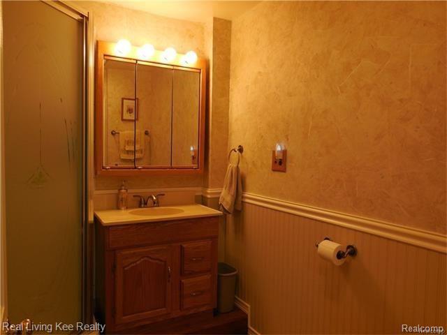 60430 Mt Vernon Road Rochester, MI 48306 - Photo 22 of 30 22.jpg
