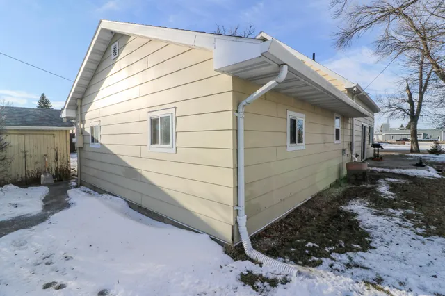 $205,000 | 118 2nd Avenue Northeast, Mayville, ND 58257