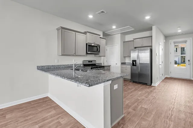 $2,150 | 602 Solar Court, Summerville, SC 29486