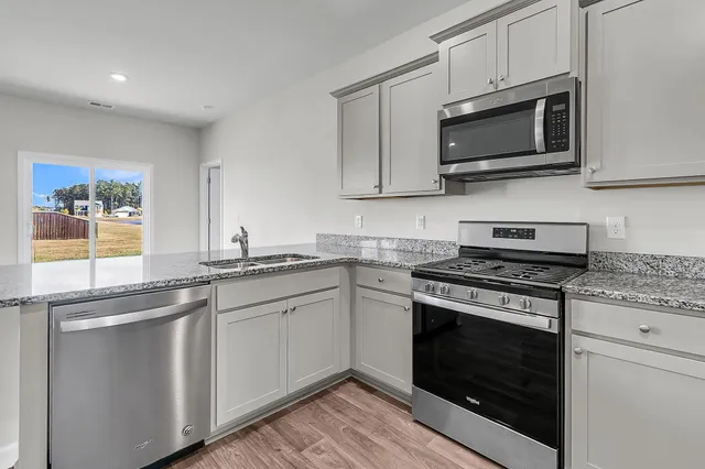 $2,150 | 602 Solar Court, Summerville, SC 29486