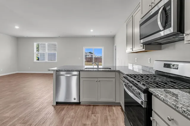 $2,150 | 602 Solar Court, Summerville, SC 29486