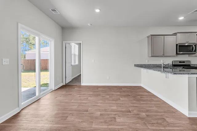 $2,150 | 602 Solar Court, Summerville, SC 29486